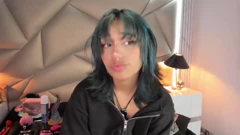 valery_smith15 online show from 02/22/25, 06:06