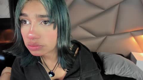 valery_smith15 online show from 02/24/25, 03:12