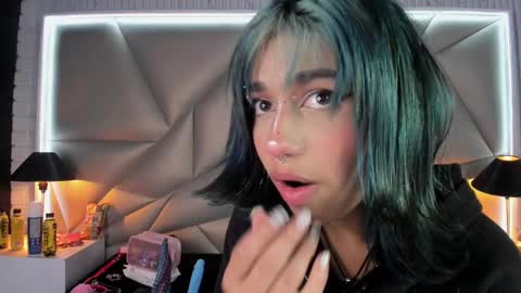 valery_smith15 online show from 02/25/25, 06:14