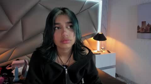 valery_smith15 online show from 02/25/25, 09:20
