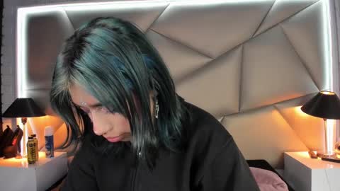 valery_smith15 online show from 02/28/25, 03:26