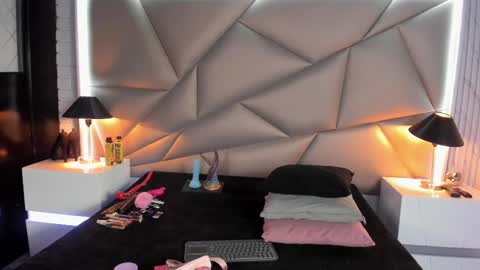 valery_smith15 online show from 03/03/25, 03:19