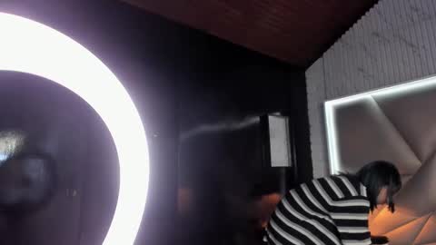 valery_smith15 online show from 03/04/25, 03:11
