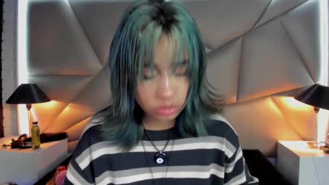 valery_smith15 online show from 03/04/25, 09:18