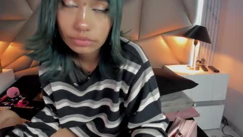 valery_smith15 online show from 03/06/25, 03:13
