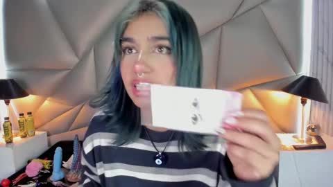 valery_smith15 online show from 03/06/25, 09:25