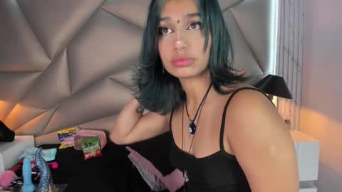valery_smith15 online show from 03/10/25, 09:21