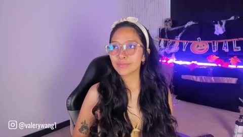 Val online show from 10/09/25, 11:41