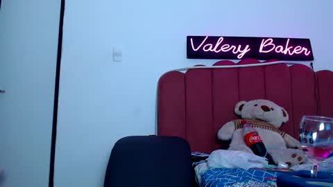 B V Naughty online show from 12/15/24, 08:19