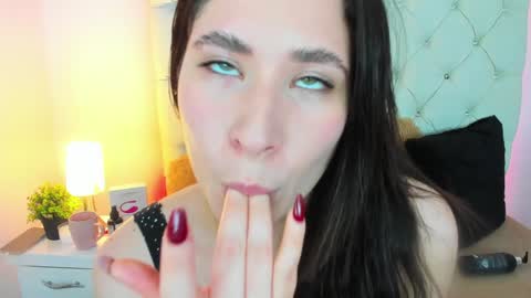Snapshot of valeryfoxt chatting on 12/21/24, 05:03 valery online show from 12/21/24, 05:03