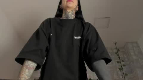 valerykat_ online show from 11/07/25, 11:10