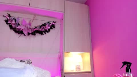 valerymeyerr online show from 12/28/24, 07:22