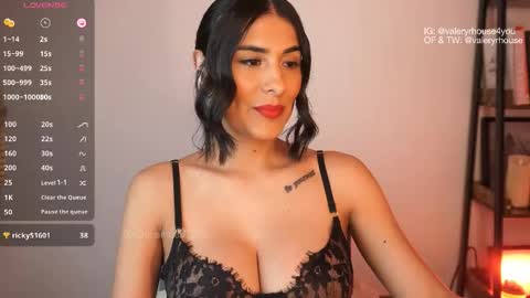 Snapshot of valeryrhouse_ chatting on 12/03/25, 12:07 All my links here online show from 12/03/25, 12:07