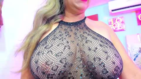 Snapshot of valerysex4u chatting on 05/03/26, 01:33 Valery online show from 05/03/26, 01:33