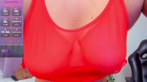 Snapshot of valerywalker7 chatting on 12/10/24, 10:47 Valery Walker online show from 12/10/24, 10:47