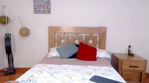 Sofia online show from 10/15/25, 11:27