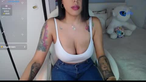 Snapshot of valewants chatting on 01/12/25, 04:21 Onlyfans katerinneval online show from 01/12/25, 04:21