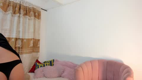 Snapshot of valientegirl_ chatting on 01/08/25, 08:27 VALIENTE  online show from 01/08/25, 08:27