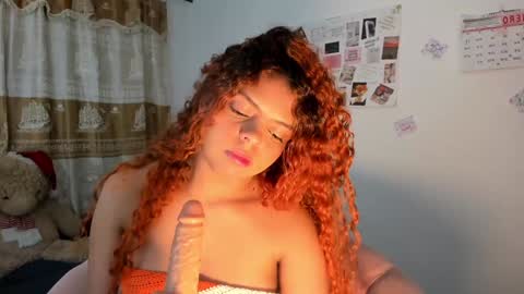 Snapshot of valientegirl_ chatting on 01/15/25, 05:50 VALIENTE  online show from 01/15/25, 05:50