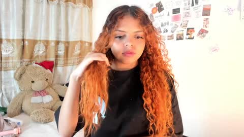 Snapshot of valientegirl_ chatting on 01/31/25, 05:40 VALIENTE  online show from 01/31/25, 05:40