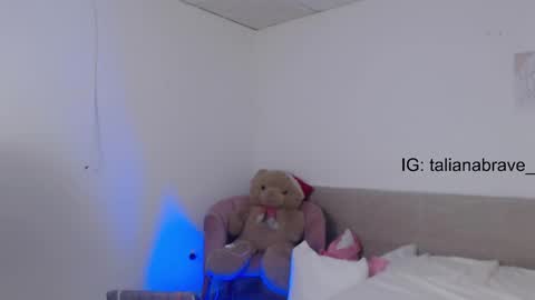 Snapshot of valientegirl_ chatting on 03/02/25, 04:17 VALIENTE  online show from 03/02/25, 04:17