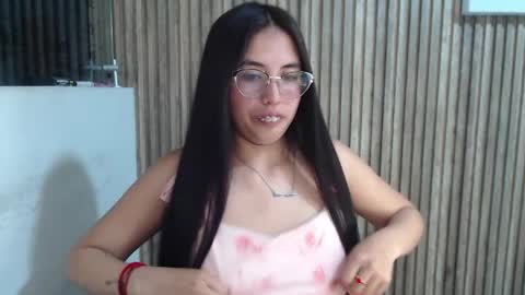 Snapshot of valk_diaz chatting on 04/06/26, 05:41 Valk online show from 04/06/26, 05:41