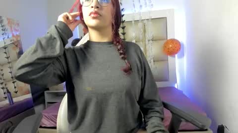 Snapshot of valkiria_js chatting on 10/21/25, 11:55 valkiria_js online show from 10/21/25, 11:55