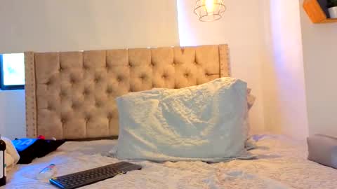 Valkiry Monts online show from 06/01/26, 02:19