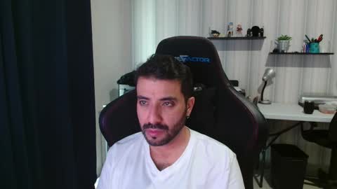 Snapshot of vallartamexi chatting on 11/22/25, 10:09 Roberto Carlos online show from 11/22/25, 10:09