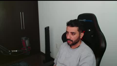 Snapshot of vallartamexi chatting on 12/13/25, 09:31 Roberto Carlos online show from 12/13/25, 09:31