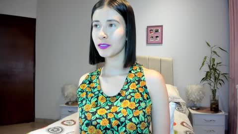 Snapshot of vallejo_macarena chatting on 12/18/24, 02:53 Macarena online show from 12/18/24, 02:53