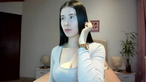 Macarena online show from 11/22/25, 03:16