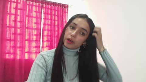 Snapshot of vallery_evanss chatting on 12/31/24, 12:15 Taty independent account online show from 12/31/24, 12:15