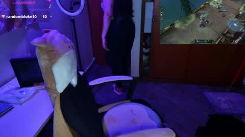 Im Violet online show from 12/05/24, 01:03