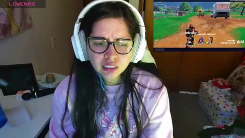 Im Violet online show from 12/15/24, 10:37