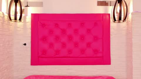 Vallolet Peach  online show from 12/06/24, 02:38