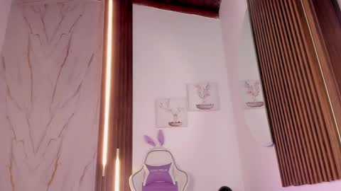 Snapshot of valloletsamar chatting on 10/04/25, 11:41 Vallolet Peach online show from 10/04/25, 11:41