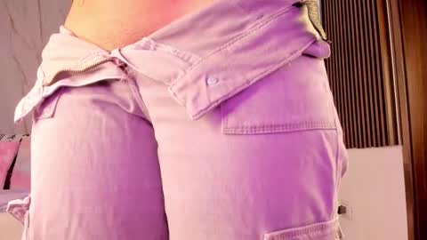 Snapshot of valloletsamar chatting on 11/09/25, 11:52 Vallolet Peach online show from 11/09/25, 11:52