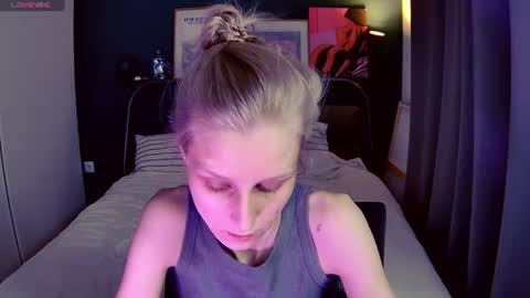 originally accaunt on cb - valorant girl   nude show - only pvt. online show from 06/20/26, 06:11