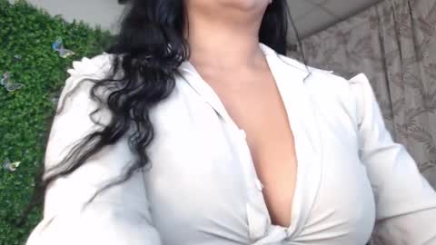 Snapshot of valquiria_sirgun chatting on 12/14/25, 10:42 valquiria_sirgun online show from 12/14/25, 10:42