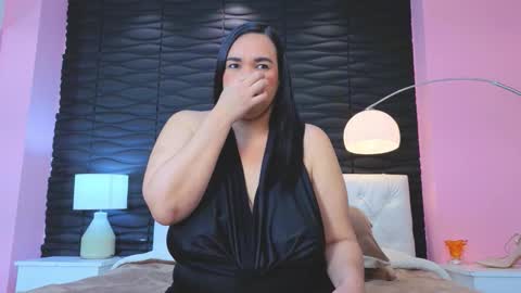 Snapshot of valrery_roussex chatting on 10/28/25, 06:43 Valery online show from 10/28/25, 06:43