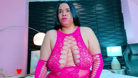 Snapshot of valrery_roussex chatting on 11/03/25, 03:24 Valery online show from 11/03/25, 03:24