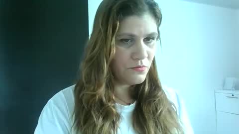 Snapshot of valu2208 chatting on 09/10/25, 04:07 valu2208 online show from 09/10/25, 04:07