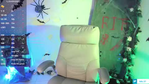 Snapshot of valu_57 chatting on 10/08/25, 08:17 Valu online show from 10/08/25, 08:17