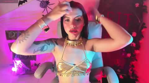 Snapshot of valu_57 chatting on 10/10/25, 08:52 Valu online show from 10/10/25, 08:52