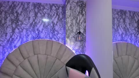 Snapshot of valuh_blake chatting on 02/19/25, 06:21 Valuh online show from 02/19/25, 06:21