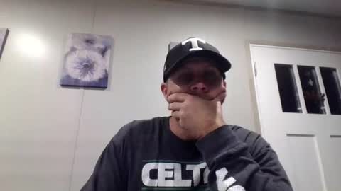 Snapshot of valvenus101 chatting on 10/25/25, 03:47 Val Venus online show from 10/25/25, 03:47