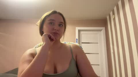 Snapshot of valvet_sky chatting on 06/11/26, 09:35 Lily online show from 06/11/26, 09:35