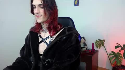 Snapshot of vamp_noah chatting on 10/30/25, 01:18 Vamp Noah and Dan online show from 10/30/25, 01:18