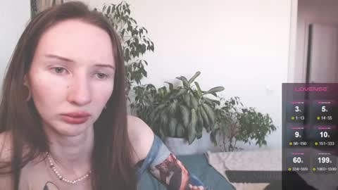 Snapshot of vampire_valentine chatting on 05/05/26, 08:33 Mollyy Valentine online show from 05/05/26, 08:33